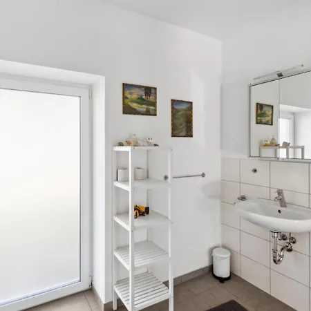 2 Bedroom Gorgeous In Apartment *