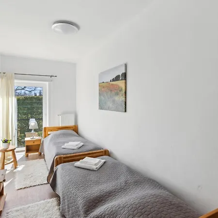2 Bedroom Gorgeous In Apartment